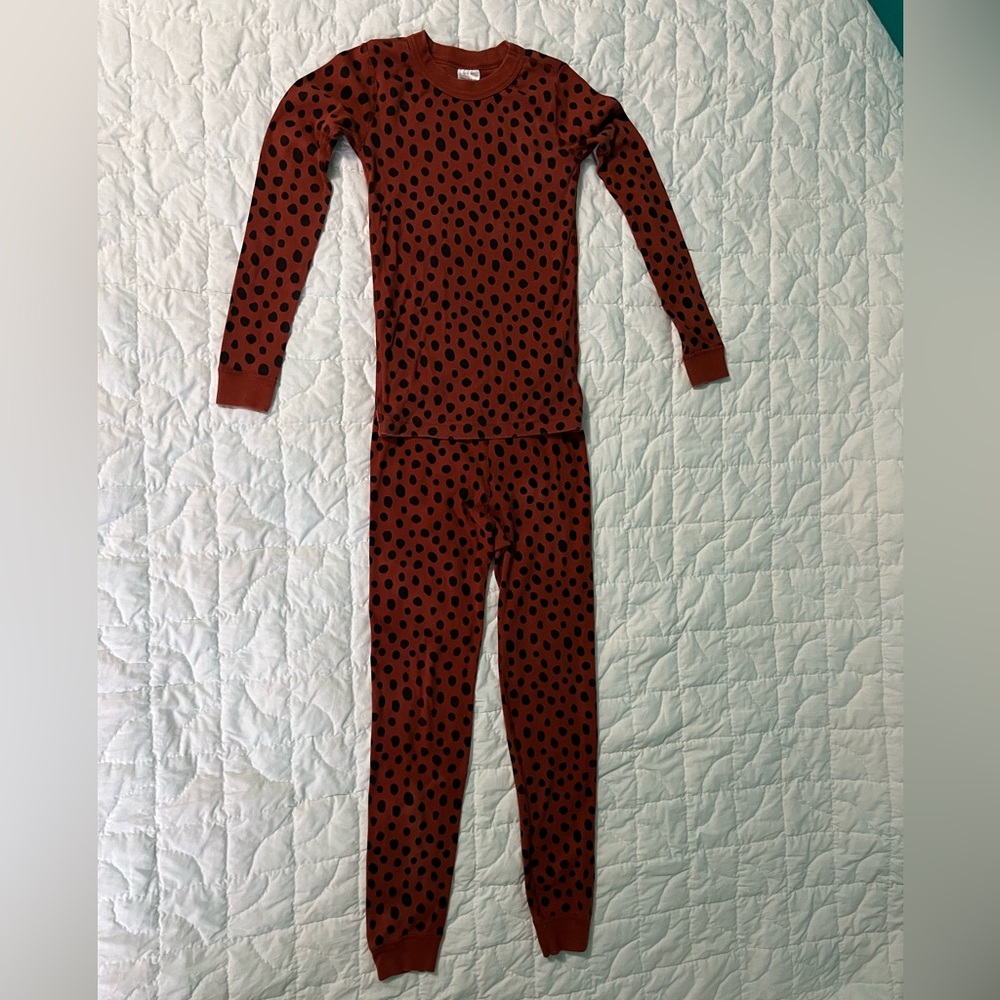 Hanna Andersson Rust and Black Polka Dot Pajama Set